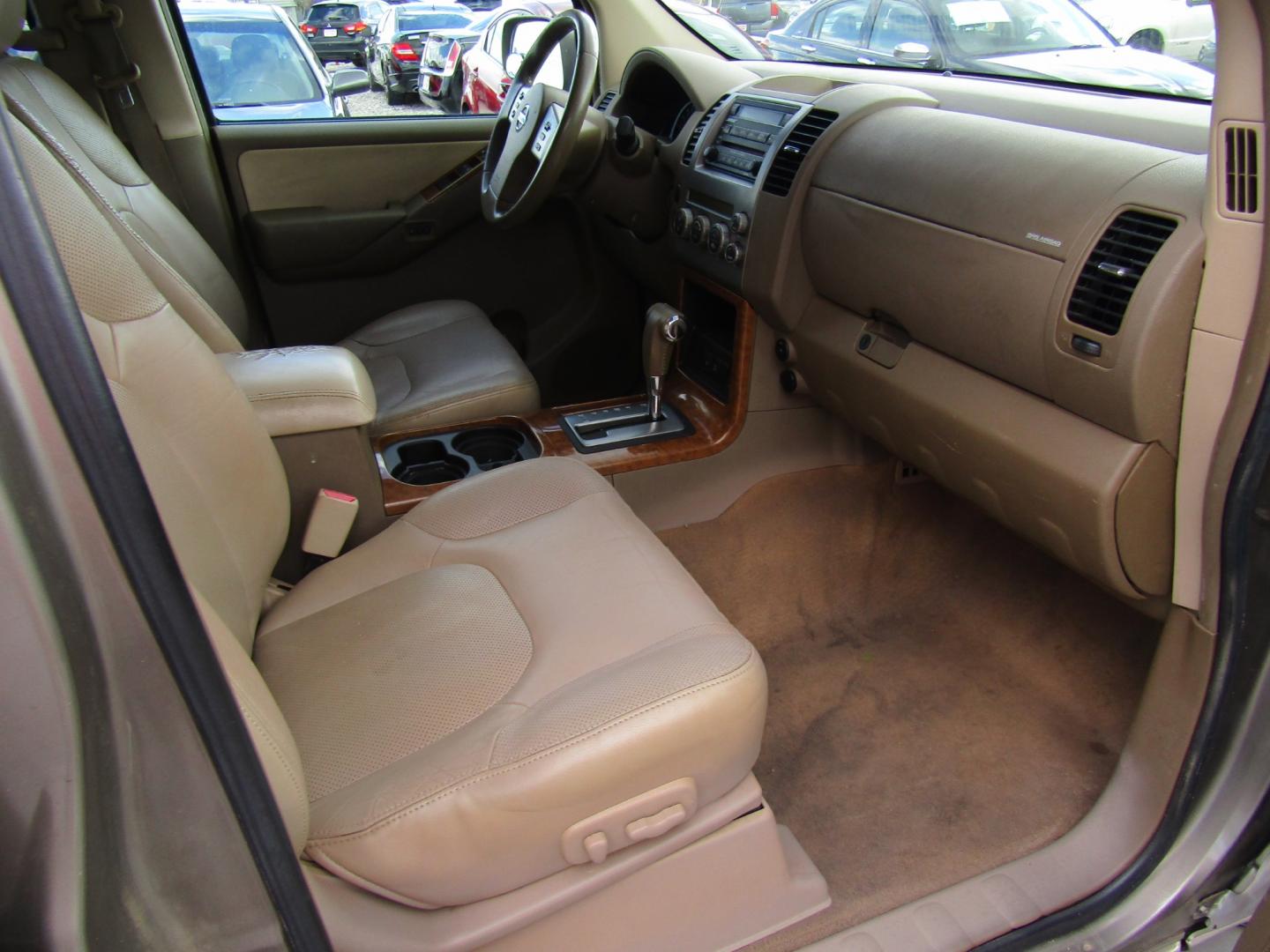 2007 Gray /Tan Nissan Pathfinder LE 2WD (5N1AR18U27C) with an 4.0L V6 DOHC 24V engine, Automatic transmission, located at 15016 S Hwy 231, Midland City, AL, 36350, (334) 983-3001, 31.306210, -85.495277 - Photo#9